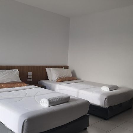 Patong Bay Inn Экстерьер фото
